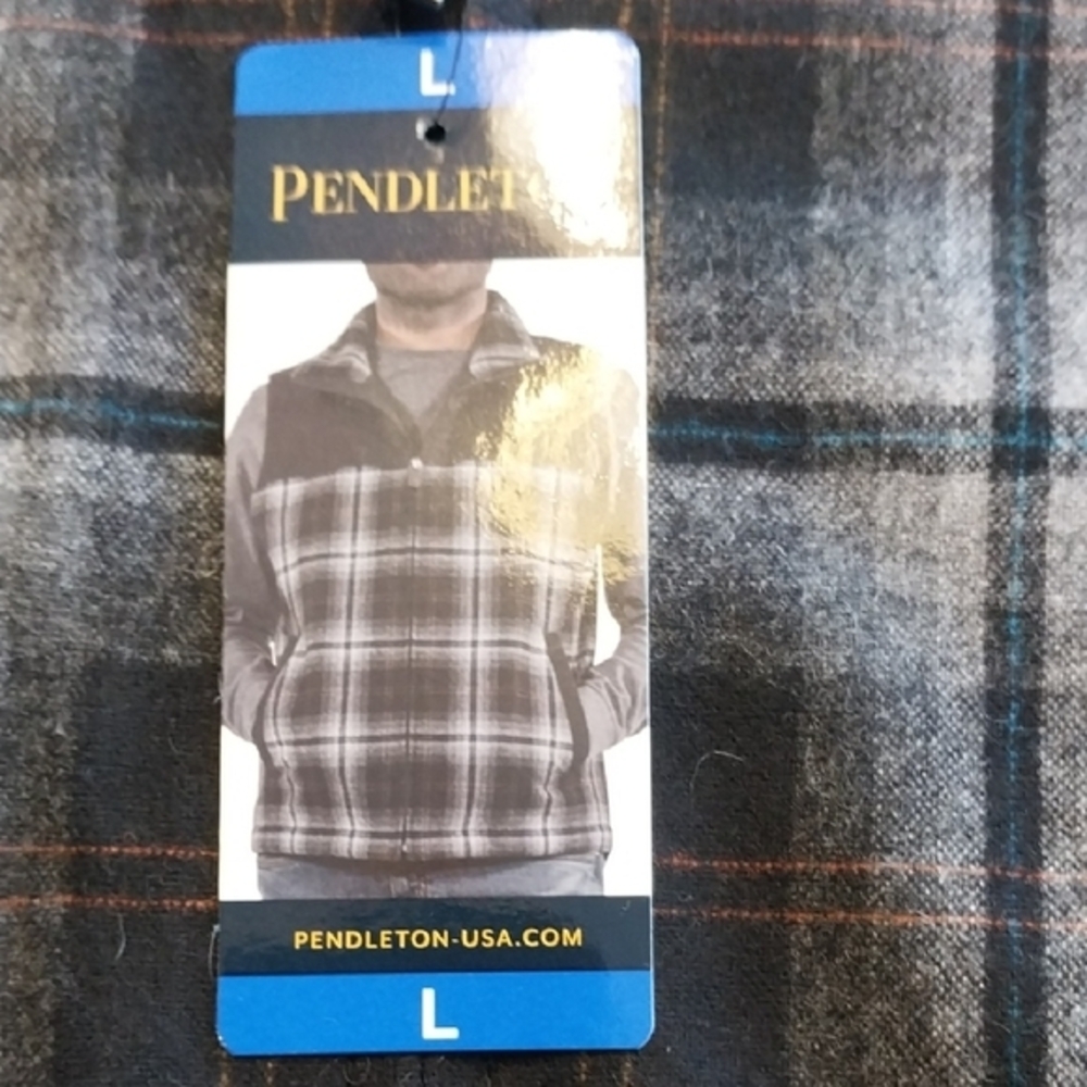 Pendleton NWT Men's Size Large Black‎ Gray Plaid Full Zip Wool Rich Blend Vest - Picture 3 of 12